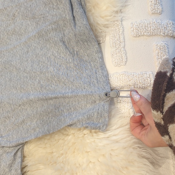 Reebok cropped perforated t-shirt with cinched waist - Picture 3 of 6